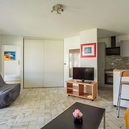 Charmant T2 Avec Veranda, Parking Prive - A 900m Des Plages D'anglet, Proche Commerces Et Golf - Fr-1-3-617 דירה
