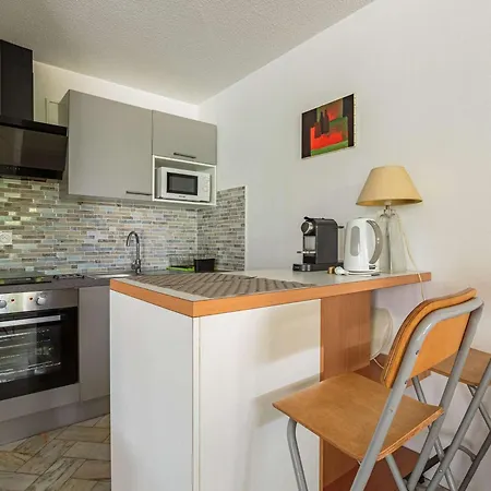 Charmant T2 Avec Veranda, Parking Prive - A 900m Des Plages D'anglet, Proche Commerces Et Golf - Fr-1-3-617 *